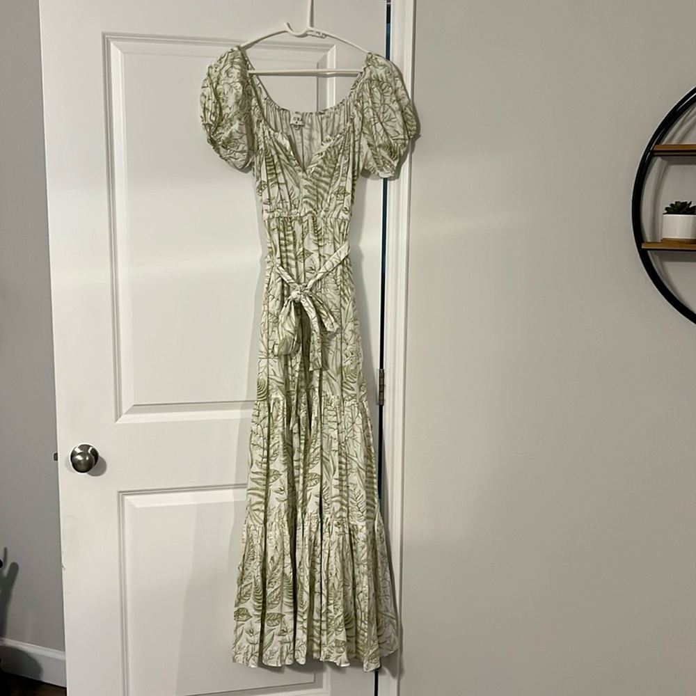 Maxi puff sleeve cream and green botanical print dress with tie belt. Size S.